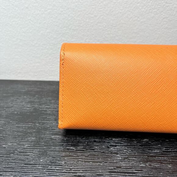 🆕 NWOT Tory Burch Sunglasses Case Orange with Gold Emblem Logo Leather Like - Picture 6 of 11
